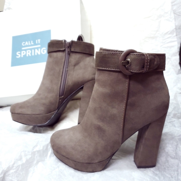 Booties - Size 6 - Picture 1 of 3